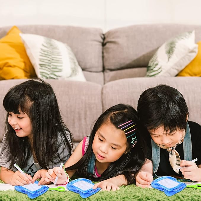 Outus 50 Pieces Mini Magnetic Drawing Board Doodle Board Set with Pen Keychain 3 Colors Drawing Painting Sketch Pad for Birthday Party Favor Classroom Supply