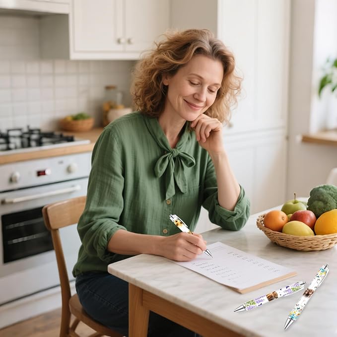 8PCS Highland Cow Print Pens with 5 Extra Black Refills Rustic Themed Party Gifts Office Decor Smooth Write Quick-Dry Ink Souvenir for Women Cute Ballpoint Pens for School Home Accessories Stationary